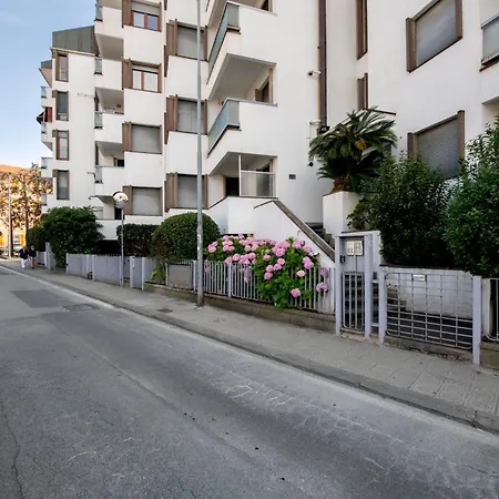 Apartamento 279- Casa Maria Grazia, Nel Centro Di Sestri, 10 Minuti A Piedi Dalla Baia Del Silenzio *