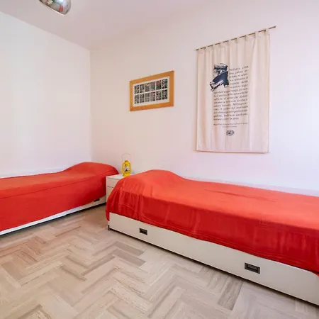 279- Casa Maria Grazia, Nel Centro Di Sestri, 10 Minuti A Piedi Dalla Baia Del Silenzio *