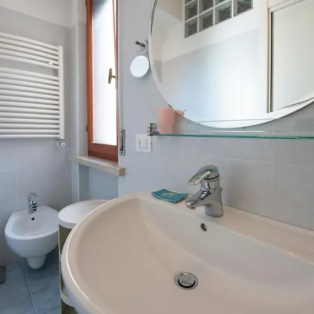 279- Casa Maria Grazia, Nel Centro Di Sestri, 10 Minuti A Piedi Dalla Baia Del Silenzio