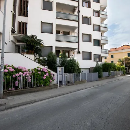 279- Casa Maria Grazia, Nel Centro Di Sestri, 10 Minuti A Piedi Dalla Baia Del Silenzio *