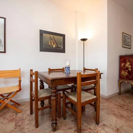Apartamento 279- Casa Maria Grazia, Nel Centro Di Sestri, 10 Minuti A Piedi Dalla Baia Del Silenzio